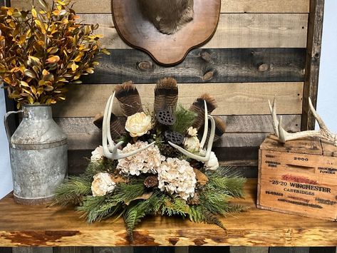 Deer Antler Wedding Centerpieces, Antler Centerpiece Wedding, Antler Wedding Centerpieces, Antler Wedding Decor, Antler Centerpiece, Deer Mount Ideas, Deer Antler Wedding, Antler Ideas, Deer Antler Decor