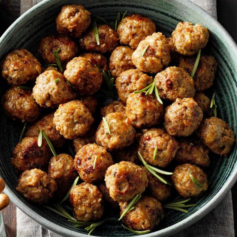 Veal Meatballs Recipe, Sausage Meatballs Recipes, Veal Meatballs, New Year's Eve Appetizers, Rosemary Herb, Toasted Ravioli, Crostini Recipes, Appetizer Meatballs, Italian Salad Dressing