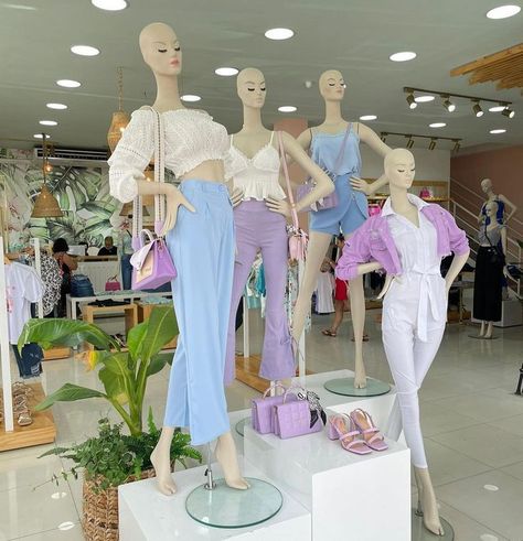 Pastel Color Outfit, Boutique Merchandising, Boutique Clothing Store Design, Visual Merchandising Ideas, Visual Merchandising Display, Clothing Boutique Decor, Fashion Boutique Interior, Clothing Boutique Interior, Visual Merchandising Fashion