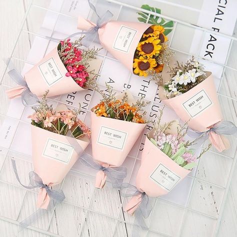 Mini Bouquets, Gypsophila Flower, Floral Products, Natural Bouquet, Mini Bouquet, Gift Bouquet, Valentines Flowers, Flower Style, Flower Packaging