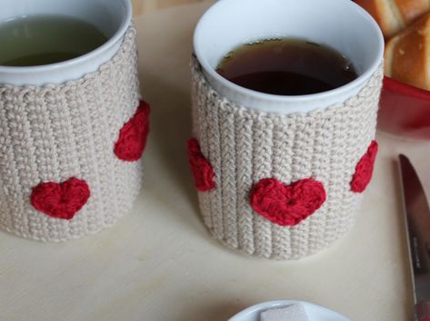 Cache tasse coeur au crochet - Le petit monde de Domi Valentines Crochet, St Valentin, Art Diy, Granny Square, Valentines, Crochet, Valentine's Day