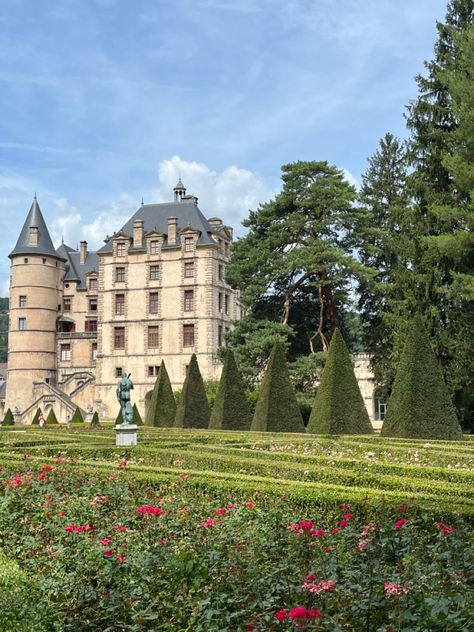 castle aesthetic | romantic aestehtic | book aesthetic | royal aesthetic | royal gardens | flowers | Royal Garden Aesthetic, Soft Royal Aesthetic, Royal Aesthetic Castle, Aesthetic Royal, Castles France, Gardens Flowers, Castle Aesthetic, Royal Castles, Royal Aesthetic