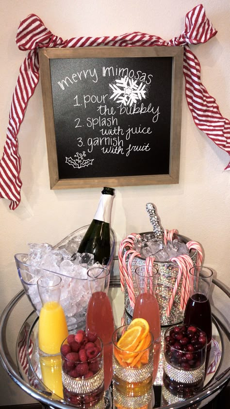 Christmas Mimosa Bar🎄 Christmas Brunch Mimosa Bar, Breakfast Themed Christmas Party, Work Christmas Breakfast Ideas, Christmas Day Mimosas, Christmas Brunch Bar Ideas, Holiday Brunch Decorating Ideas, Christmas Birthday Brunch Ideas, Christmas Pajama Brunch Party, Christmas Friendsgiving Ideas