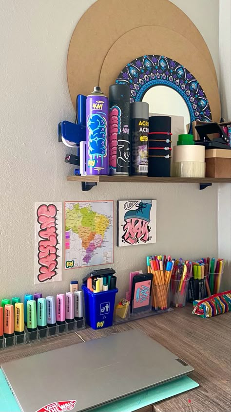 Graffiti Room Aesthetic, Room Graffiti, Graffiti Aesthetic, Graffiti Room, Graffiti Supplies, Graff Art, Graffiti Writing, Graffiti Doodles, Posca Art