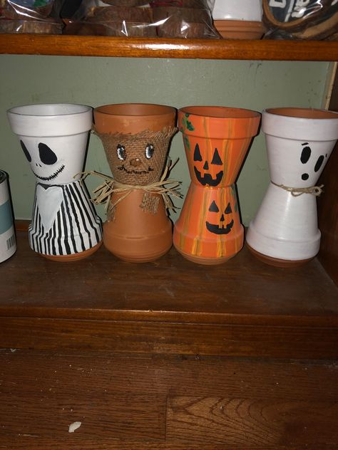 Autumn Halloween Clay Pot Peoplesmall 4diameter - Etsy How To Make Clay Pot People, Clay Pot Decorating Ideas, Pot People Diy Terra Cotta, Small Clay Pot Crafts, Clay Pot Crafts Diy, Mini Terra Cotta Pot Crafts, Pot People Ideas, Halloween Flower Pots, Diy Pot Painting Ideas