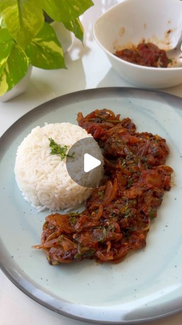 CFO | Chief Foodie Officer on Instagram: "Comfort Meal at its best ! 🍅
A Tomato Bharta recipe that you should surely save, try and enjoy 😍

Ingredients - 
🧄Garlic - 7/8 cloves 
🌶Red Chilly - 4/5 
🍅Tomatoes - 4 
🧅Onions - 1 
🍋Lemon - 1/2 
🌿Corinader - as per taste 
🧂Salt - as per taste 

Adjust the quantity of the ingredients as per your taste & spice levels
.
.
.
.
.
.
.
.
.
.
#food #foodie #foodstagram #meal #lunch #dinner #recipeoftheday #cook #eat #recipes #lunch #dinner 

Chief Foodie Officer, CFO, Love, Hungry, Fresh, Quick Meals, Wednesday, Tomato Bharta, Tomatoes, Lunch, Dinner, Monday, Mondays, Monday Motivation, Easy Meals, Recipes, Recipe, Happy, Fun" Easy Meals Recipes, Bharta Recipe, Recipes Lunch, Meals Recipes, Happy Fun, Recipe Of The Day, Quick Meals, Monday Motivation, Onions