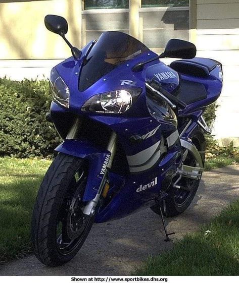 Yamaha Motorbikes, Yamaha Sport, Custom Sport Bikes, Yamaha Motor, Yamaha R1, Biker Chic, Tuner Cars, Super Bikes, Custom Bikes