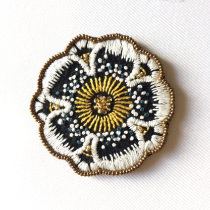 Patchabroder-noodlegraphique_Batik_1 Broche Diy, Basic Embroidery Stitches, Embroidered Art, Hand Embroidery Art, Embroidery Jewelry, Beaded Brooch, Beaded Accessories, Hand Embroidery Patterns, Embroidery Inspiration