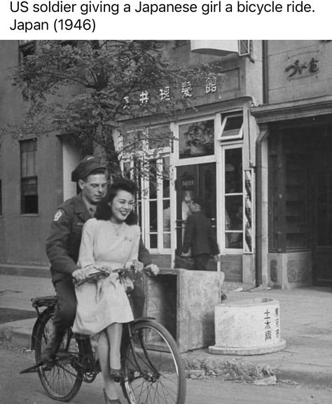 40s Aesthetic, 1950s Love, Old Fashioned Love, Heartwarming Pictures, Bicycle Ride, Love And, Vintage Couples, Old Couples, My Kind Of Love