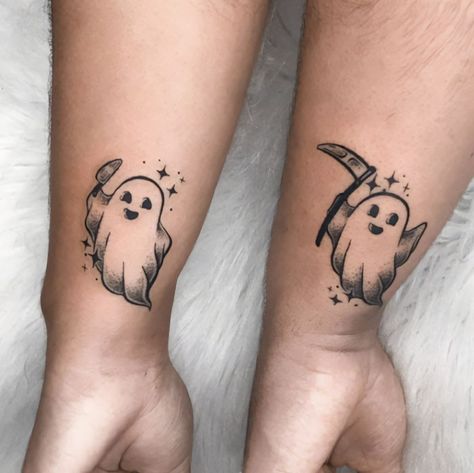 Small Ghost Tattoo, Spooky Matching Tattoos, Matching Tattoos For Siblings, Brother Sister Tattoo, Matching Friend Tattoos, Matching Sister Tattoos, Ghost Tattoo, Bestie Tattoo, Tatoo Inspiration