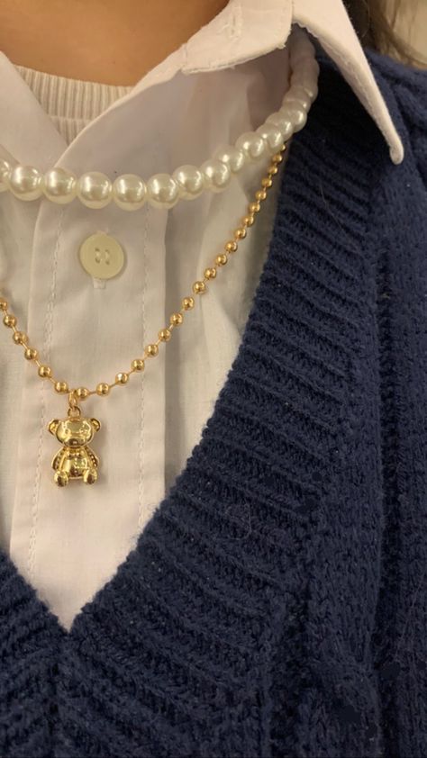 Teddy Bear Necklace Classic Aesthetic UGC and pearl necklace with a blue and withe outfit jewel UGC content Pearl Necklace Aesthetic, Teddy Bear Necklace, Brandy Melville Jewelry, Teddy Bear Clothes, Ugc Content, Classic Aesthetic, Bear Necklace, Diy Crochet Projects, Girl Stuff