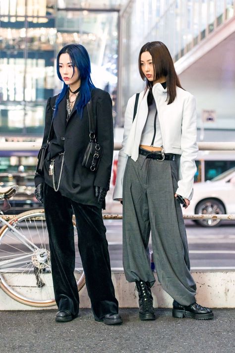 The Best Street Style From Tokyo Fashion Week Spring 2020 | Vogue Tokyo Winter Fashion, Japan Lookbook, Japan Street Fashion, Tokyo Fashion Week Street Styles, Japan Fashion Street, Tokyo Fashion Week, Chinese Fashion Street, Harajuku Street, 일본 패션