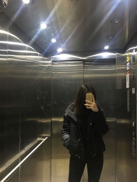 Lift Selfie Ideas, Lift Mirror Selfie, Anger Photography, Blouse Designs High Neck, Black And White Picture Wall, Blouse Casual Fashion, Skater Girl Outfits, Bff Photoshoot Poses, Hijabi Aesthetic