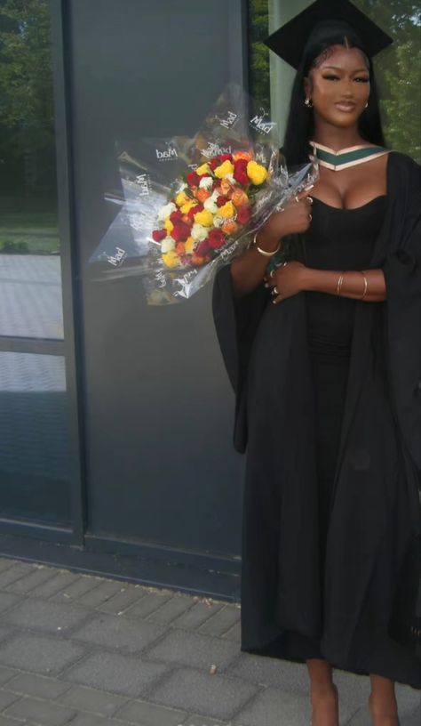 Grad Pic Black Women, Black Women Graduate, Black Women Masters Degree, Black College Graduate Aesthetic, Black Woman Esthetics, Graduation Baddie, Graduation Aesthetic Black Women, College Graduation Dress Black Women, Black Women Graduation