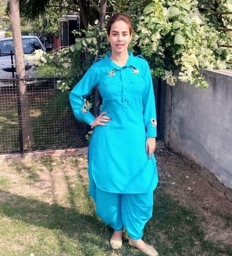 Kurta Pajama Women Punjabi, Pathani For Women, Pathani Dress Women, Pathani Kurta Women, Pathani Salwar Suit For Women, Pathani Suit Women, Sunanda Sharma, Pathani Suit, Shirts For Women Stylish