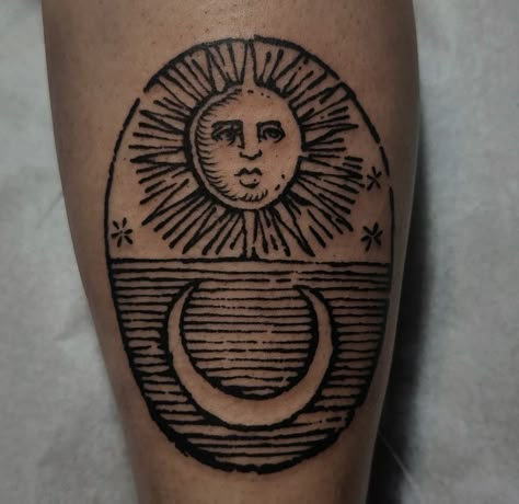 sun & moon tattoo A Trip To The Moon Tattoo, Sun And Moon Knee Tattoo, Tiddy Tats, Moon Tattoo Traditional, Sun Moon Tattoo, Moon Sun Tattoo, Floral Tattoo Shoulder, Knee Tattoo, Sun Tattoo