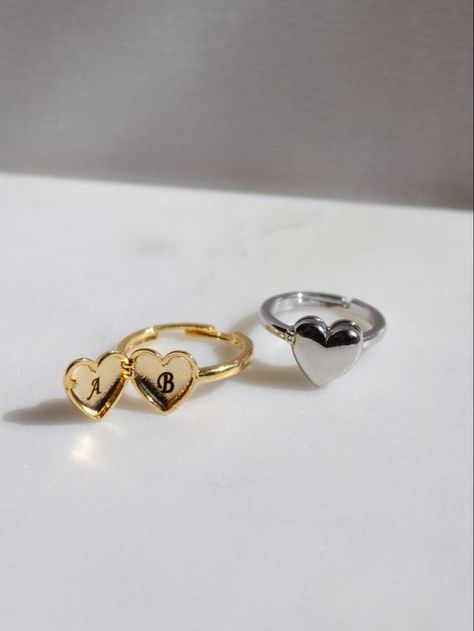 Heart Ring Aesthetic, Wedding Accessories Necklace, Minimalist Accessories Jewellery, Ring Aesthetic, Pretty Jewelry Necklaces, Jewelry Aesthetic, Jewelry Design Inspiration, Aesthetic Jewelry, Jewelry Accessories Ideas