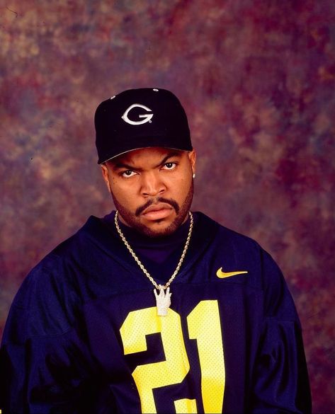 🍒THE LOOKBOOK🍒’s Instagram post: “#IceCube (1995) 📸: @chimodu” Ice Cube Young, Ice Cube Concert, Hip Hop Fashion Dance, Hip Hop Concert Outfit, Ice Cube Rapper, Hip Hop Photoshoot, Rapper Costume, Black Music Artists, Cube World