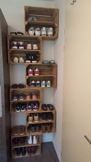 Shoe Storage Small Space, Koti Diy, Diy Shoe Rack, Hiasan Bilik Tidur, Dekor Diy, Shoe Storage Cabinet, Wooden Crates, Mud Room, Book Shelf