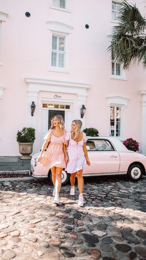 Charleston Sc Photoshoot, Charleston Photo Ideas, Charleston Instagram Pictures, Charleston Picture Ideas, Charleston Pictures, Charleston Sc Outfits, Charleston Photoshoot, Charleston Aesthetic, Charleston Outfits