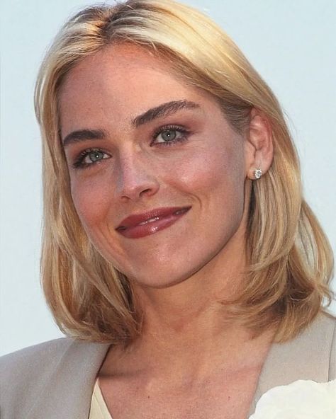 Sharon Stone Now, 90s Models Makeup, Gwyneth Paltrow Hair, Sharon Stone Hairstyles, Celebrity Baby Names, Celebrity Perfume, Marilyn Monroe Photos, Hair Styles 2017, Sharon Stone