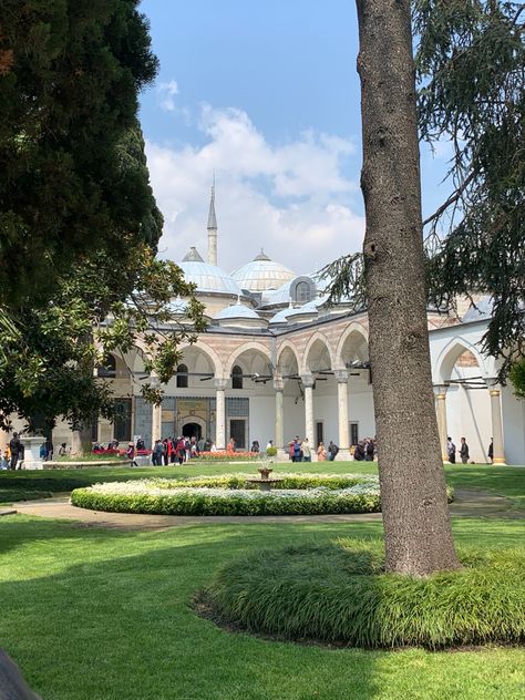 Topkapi Palace Aesthetic, Topkapi Palace Istanbul, Topkapi Palace, Byzantine Architecture, Imperial Palace, Magnificent Century, Dream Travel Destinations, Islamic World, Islamic Architecture