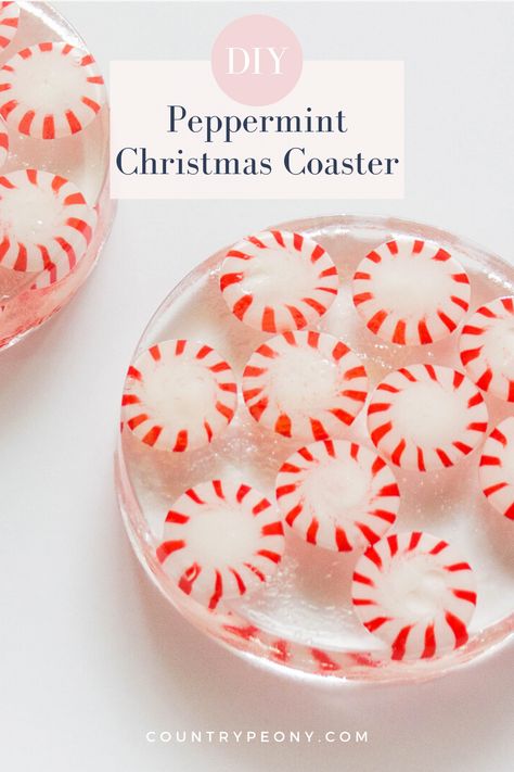 Homemade Coasters, Epoxy Resin Diy, Peppermint Christmas, Diy Resin Projects, Christmas Coasters, Holiday Coffee, Epoxy Resin Crafts, Diy Coasters, Candy Christmas Decorations