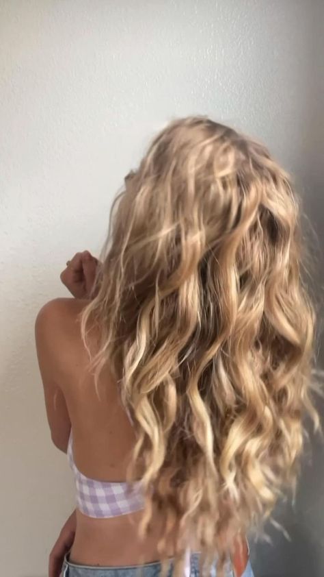 Waves Hair Styles, Beach Waves Hair, Hair Styles Long Hair, Waves Hair, Homecoming Hair Down, Long Hai, Hair Stylies, Hair Stylist Life, Easy Hairstyles For Long Hair