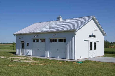 Modern Pole Barn, Pole Barn House, Farmhouse Colonial, Shed Tiny Home, Barn With Living Quarters, Metal Shop Building, Small Barns, Farmhouse Garage, Post Frame