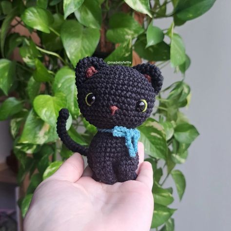 crocheted cat plushie Black Cat Amigurumi, Cat Plushie, Crocheted Cat, Cat Amigurumi, Halloween Crochet Patterns, Halloween Crochet, Crochet Cat, Cute Crochet, Crochet Designs