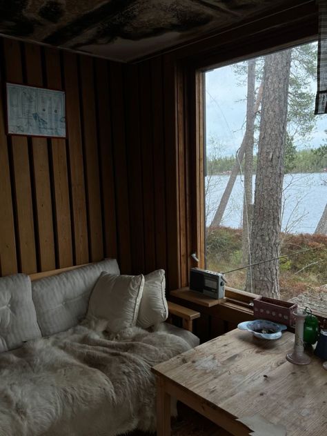 Communal Living Aesthetic, Living Off The Grid Aesthetic, Warm Cabin Aesthetic, Off Grid Aesthetic, Off Grid Living Aesthetic, Cabin Aesthetic, Cottage In The Woods, Modern Cabin, Cabin Life