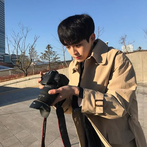 ig; @jyjy1122 ♡* Guy With Camera, Remini Icon, Holding A Camera, Asian Guy, Boy Images, Ulzzang Couple, Take Two, Ulzzang Boy