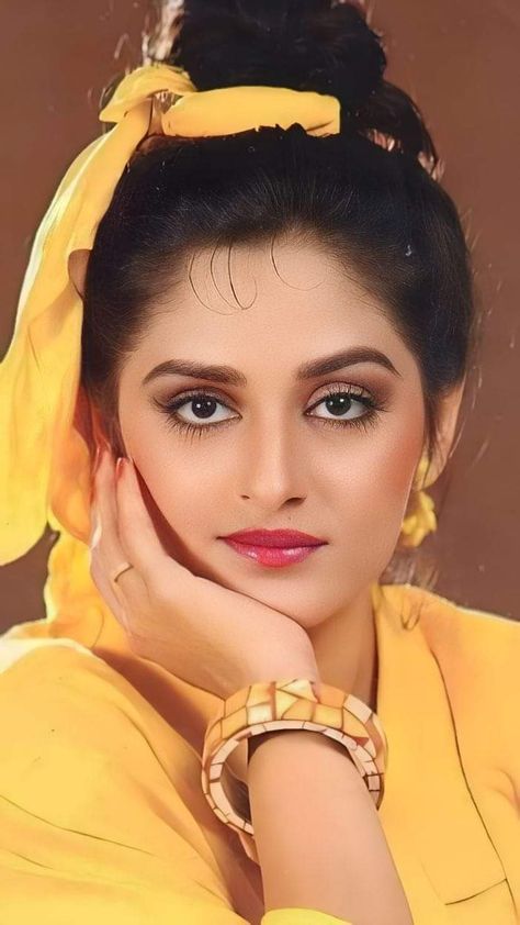 Jaya Prada, Modern Disney Characters, Actress Hairstyles, Wallpaper For Android, Indian Wedding Video, Selena Quintanilla Perez, Aamir Khan, Beautiful Photoshoot, Vintage Bollywood