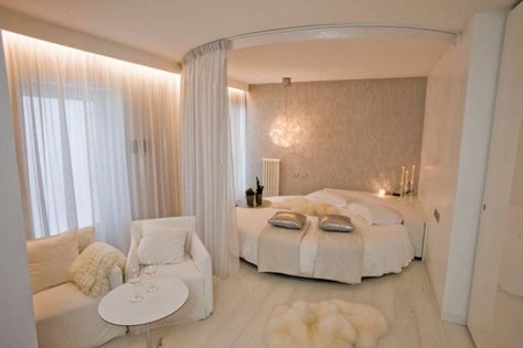 Interesting Dream Rooms For Couples, Retreat Bedroom, Bedroom Marble, Romantic Bedroom Design, Marble Bedroom, Bedroom Industrial, House Of Philia, Color Bedroom, Round Bed