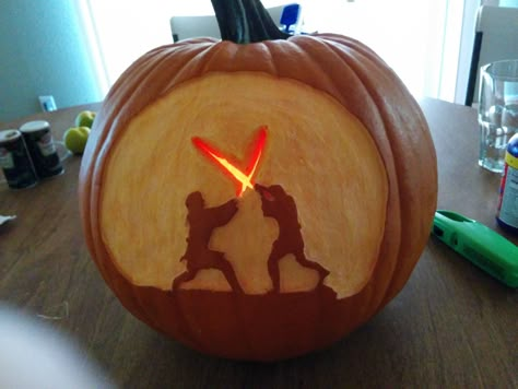 Easy Marvel Pumpkin Carving, Starwars Pumpkin Carving, Pumpkin Carving Ideas Star Wars, Star Wars Pumpkin Carving Templates, Pumpkin Carving And Painting Ideas, Pumpkin Carving Funny, Anime Pumpkin Carving, Halloween Birthday Party For Adults, Simple Pumpkin Carving Ideas