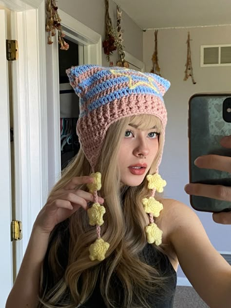 Indie Grunge Aesthetic, Crochet Cat Hat, Crochet Fairy, Blonde Hairstyles, Accessories Pink, Crochet Business, Indie Grunge, Kawaii Crochet, Crochet Cap