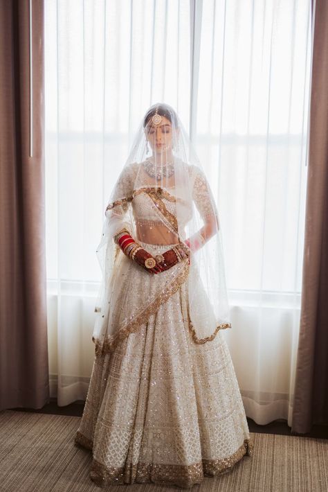 Indian Bridal Lehenga White, Maharashtrian Wedding Outfits, Bridal Lehenga White, Bridal Wishes, White Bridal Lehenga, Wedding Outfits Ideas, Lace Designs On Suits, Lehenga White, Maharashtrian Wedding