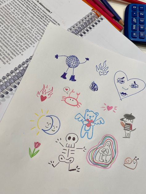 Cute Doodles For Letters, Doodles At School, Cute Scribbles Aesthetic, Drawing In School Notebook, Doodles On School Work, Colorful Doodles Aesthetic, Daily Doodle Ideas, School Doodles Drawings Aesthetic, Doodles To Draw In School