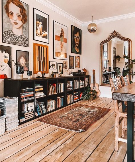 Bedroom Mezzanine, Wall Game, Casa Vintage, Interior Define, Style Deco, Book Storage, Decoration Inspiration, Decor Minimalist, Living Room Inspo