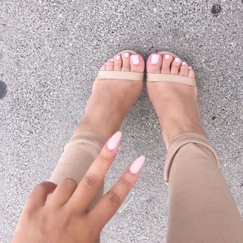 Cute Toes, Pink Nail, Pedicures, Mani Pedi, On The Ground, Nails On Fleek, Nails Nails, Instagram Foto, Feet Nails