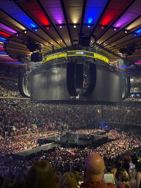 #hslot #msg #concert Madison Square Garden Concert, Sold Out Concert, Square Garden, Madison Square Garden, Madison Square, Dream Job, Bucket List, New York, Concert