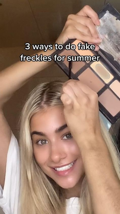 Fake Freckles Makeup Tutorials, How To Do Fake Freckles, Hair Inspiration Layers, Freckles Tutorial, Fake Freckles Tutorial, Wavy Hair Blonde, Hairstyle Wavy Hair, Hairstyle For Beginners, Hairstyle Everyday