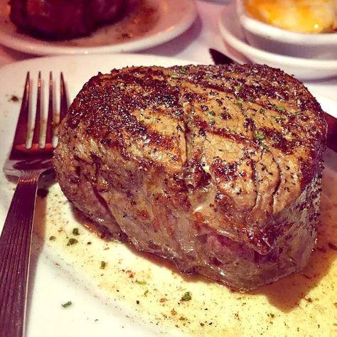 Dining at Ruth's Chris Steakhouse - Recipe Girl Ruths Chris, Ruth Chris Steak, Chocolate Swirls, Rib Eye Recipes, Ways To Cook Steak, Steakhouse Recipes, Ruths Chris Steakhouse, Filet Mignon Recipes, Ruth Chris