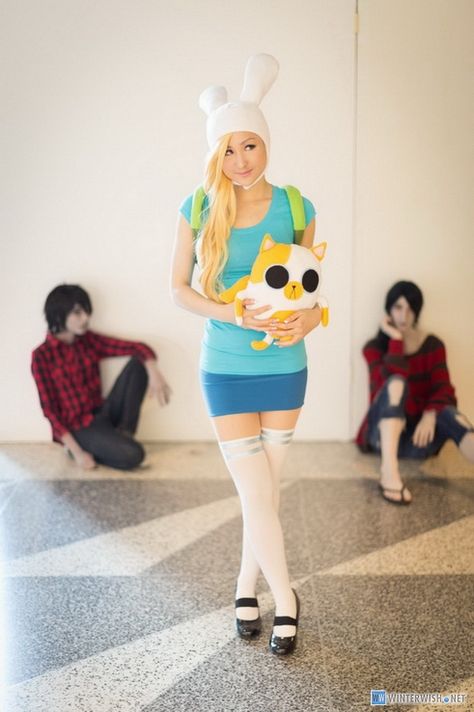 Fionna From Adventure Time! Fionna Adventure Time Costume, Fionna Cosplay, Finn Cosplay, Fionna Adventure Time, Adventure Time Cosplay, Make Your Own Costume, Finn And Jake, Cartoon Cosplay, Cosplay Cute