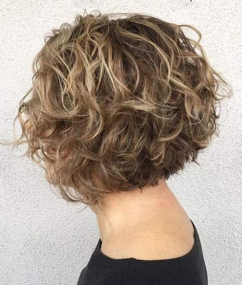 Kręcony Bob, Curly Stacked Bobs, Stacked Hairstyles, Short Curly Bob Hairstyles, Κούρεμα Bob, Tan Skin Blonde Hair, Short Curly Hairstyles For Women, Stacked Haircuts, Stacked Bob Hairstyles