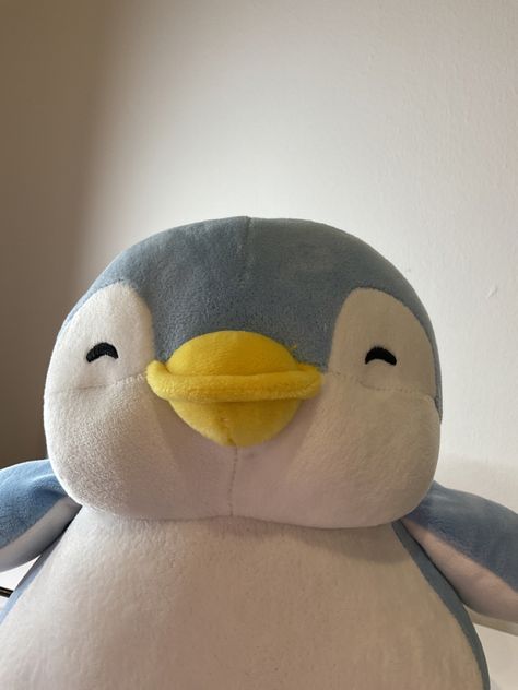 Miniso Penguin Pfp, Miniso Plushies Penguin, Penguin Plushie Aesthetic, Small Family Aesthetic, Miniso Penguin, Plushie Penguin, Penguin Plushie, Family Aesthetic, Baby Stuffed Animals