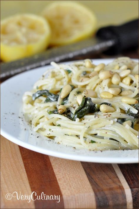 Creamy Goat Cheese Pasta, Pasta Craving, Spinach Spaghetti, Lemon Spinach, Light Pasta Dishes, Pasta With Lemon, Goat Cheese Pasta, Light Pasta, Creamy Goat Cheese