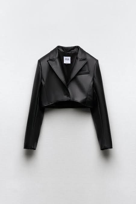 zara 4661/716/800 Blazer Court, Cropped Black Jacket, Cute Jackets, Cropped Blazer, Elegant Outfit, Lapel Collar, Classy Outfits, Shoulder Pads, Pretty Outfits