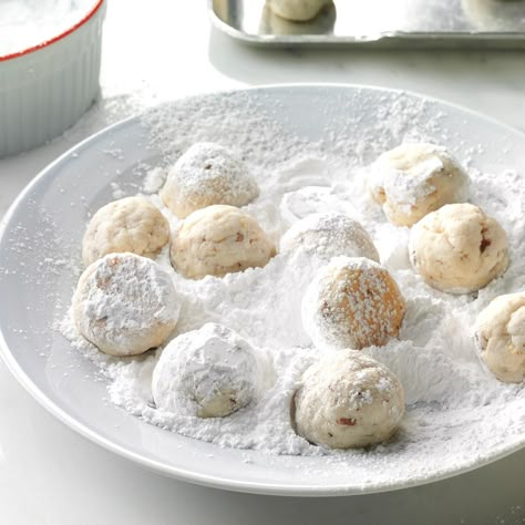 Pecan Meltaways Recipe -These sweet, nutty treats are a tradition in our house at Christmastime, but they are great any time of the year. —Alberta McKay, Bartlesville, Oklahoma Pecan Balls Recipe, Pecan Meltaways, Russian Teacakes, Swedish Cookies, Pecan Balls, Meltaway Cookies, Snowball Cookie Recipe, Mexican Wedding Cookies, Wedding Cookie