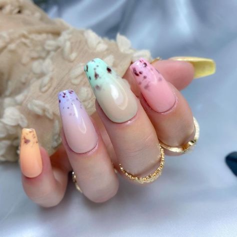 Ombre Regenbogen Pastell Nägel Pink Ombre Nails, Man Hat, Pink Ombre, Ombre Nails, Nail Designs, Nails, Pink, Beauty, Design